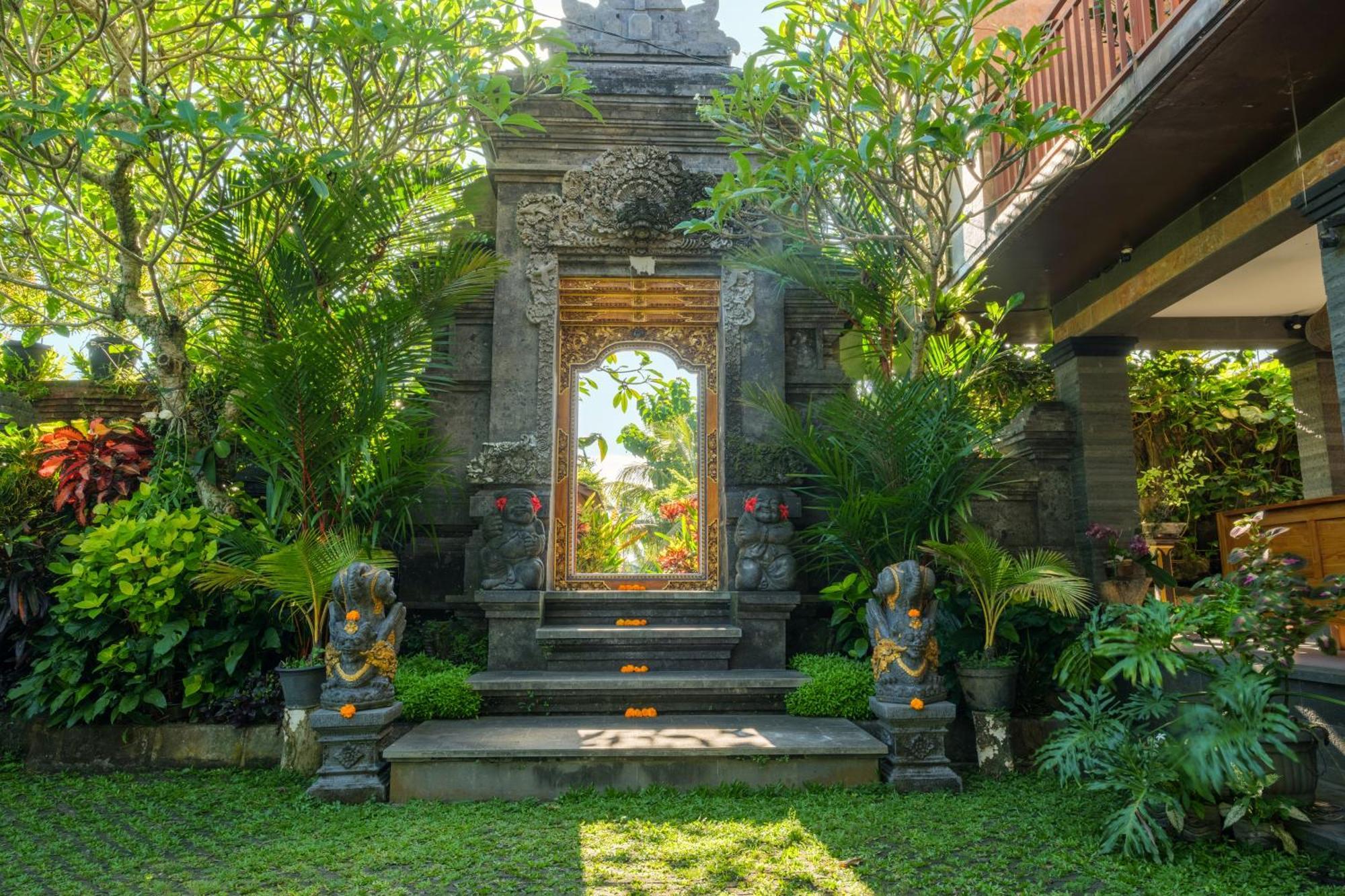 Puri Kobot Hotel Ubud  Exterior photo